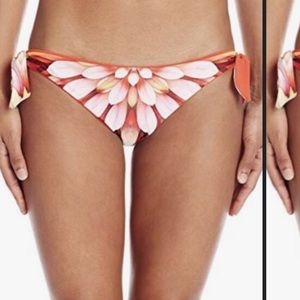 NWT Robin Piccone Arianna bikini bottoms